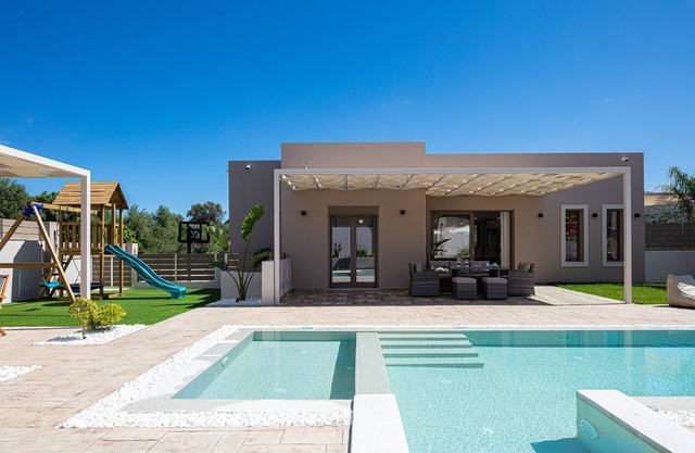 Koin Villa Sunset, With Heated Pool & Whirlpool