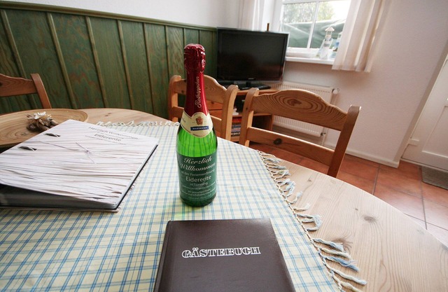 Komf. Apartment, 5 pers., 3 bedrooms, 2 bathrooms, near Sankt Peter-O. , right on the dike