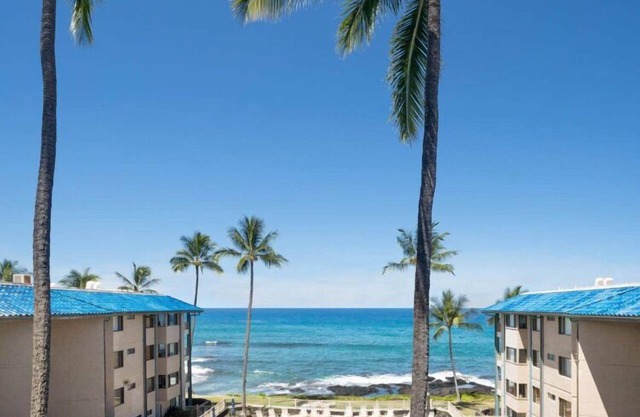 Kona Reef F14 Oceanfront Luxury, Full AC, King
