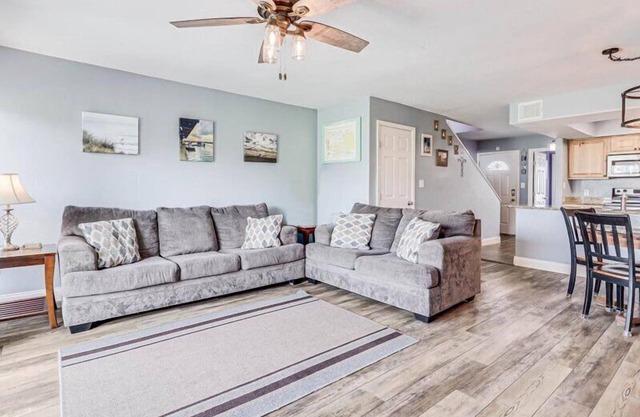 Kontiki Condo! Pool, Pier, Boat Slips, Boat Launch, BBQ, Tennis, Pickle Ball!