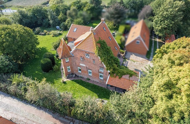 Kornboden vacation apartment in the Pilsumer Hof with a fantastic garden