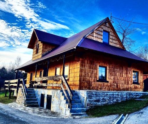 Koronkowa Chatka w Beskidach