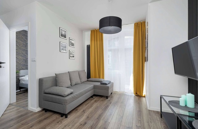 Kosciuszki 31B | Katowice | Modern Apartment | Balcony | Pet Friendly | City Cen