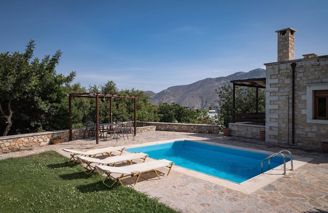 Koules Estate-Anemone, with Pool & BBQ, an Agricultural barn for Nature lovers