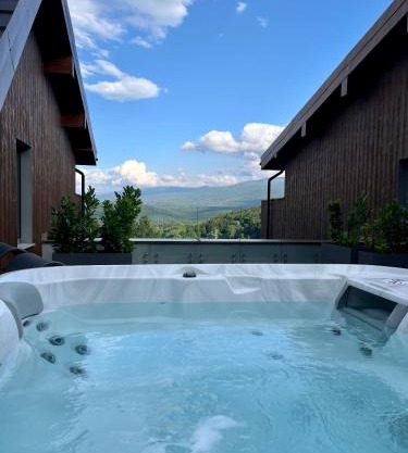 Kras Resort Rubin Apartament 304 z prywatnym jacuzzi i tarasem z widokiem na góry