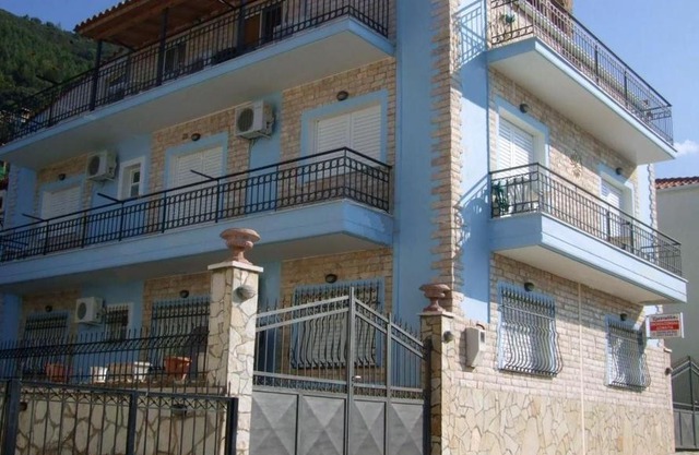Kristallia Rooms