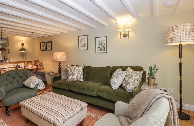 KYTE COTTAGE, pet friendly, with open fire in Ilmington
