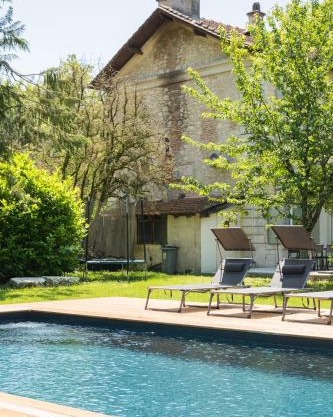 L'ancienne gare d'Issigeac,piscine,grand terrain,4 personnes