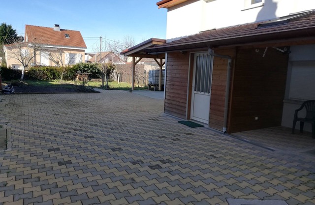 L'appart des Sotrés Avec Terrain Clôturé et Table de Billard et Ping Pong