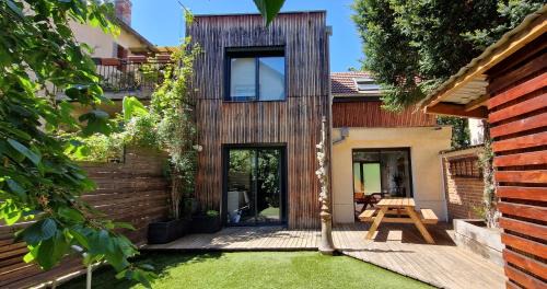 "L'Evasion" Maison avec jardin, Climatisation, Parkings privés, à 5mn à pied du centre Ville