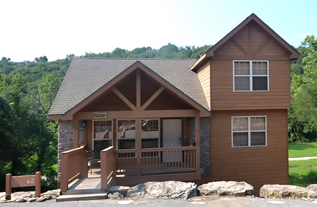 L060, 2 Br Roark Creek Cabin End Unit