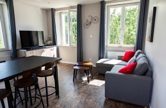 LA BATISSE l'arbre beige