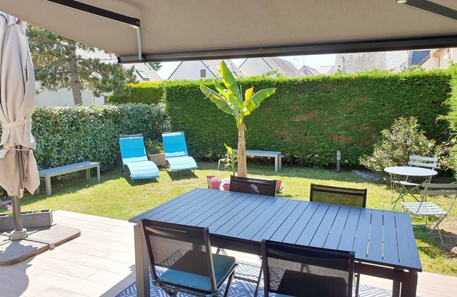 LA BAULE HOUSE IN QUIET RESIDENCE WITH HEATED POOL (BEACH 700M).