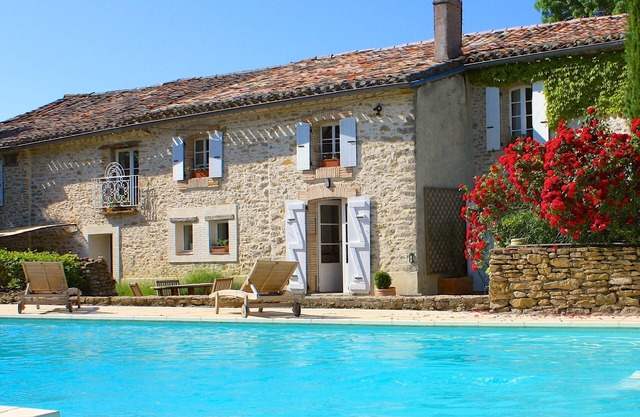 La Bomba Is A Stunning Farmhouse in Glorious Countryside With Private Pool.