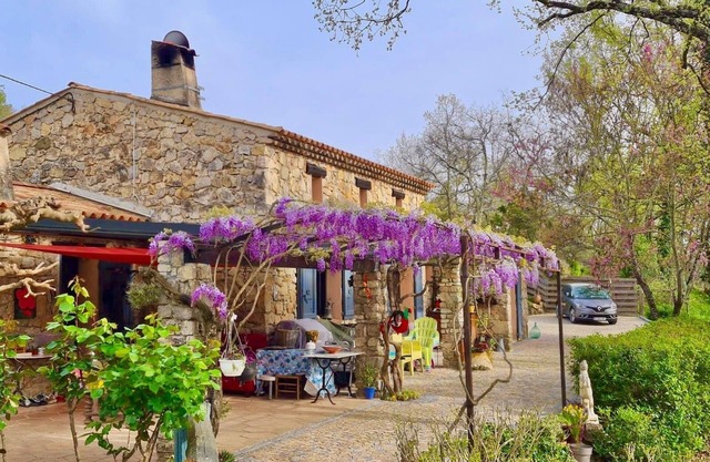 *La Caline* quiet family villa with swimming pool