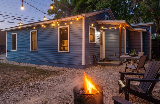 La Casa Azúl ~ 5 minutes from The Pearl!