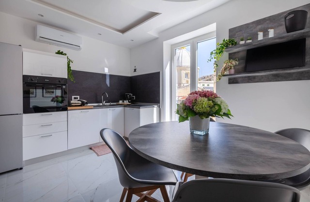 La Casa di Armida Holiday home with sauna close by Castel dell'Ovo.n