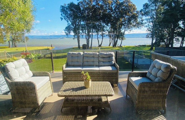 LA CASA SUL LAGO. Stunning lakefront home with direct access to lake Illawarra.