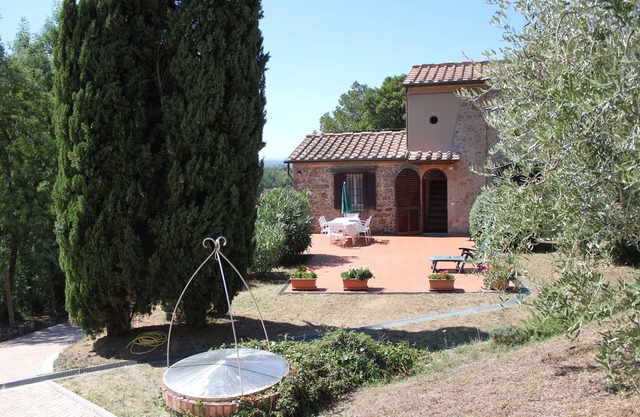 La Casetta di Bufignano with pool and private garden in Lamporecchio near Vinci