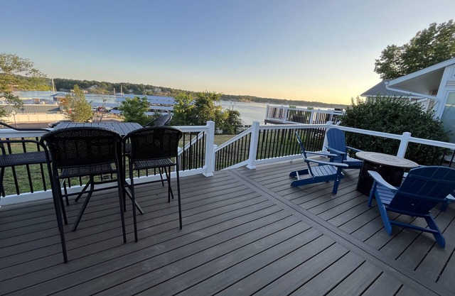 La Casita! Brand new cottage with boat parking overlooking Honey Creek Marina!
