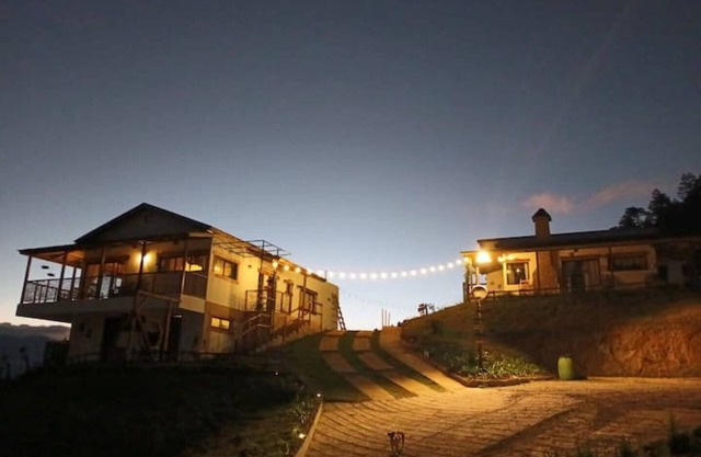 La Casita de Charo 1, a cottage in the mountains, a cabin full of life!