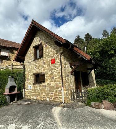 La central de Azparren, junto a la Selva de Irati