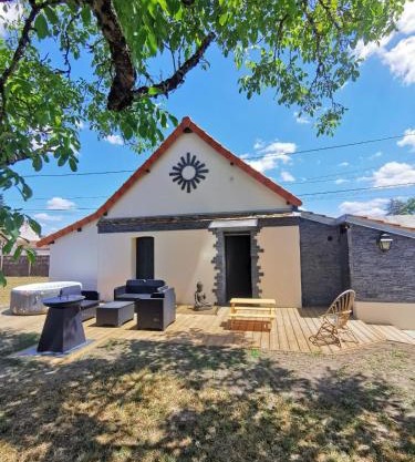 La Demeure du Faon Gîte raffiné 4P avec piscine & jacuzzi, au cœur de la Sologne, proche Châteaux de la Loire, Zoo de Beauval et Center Parcs