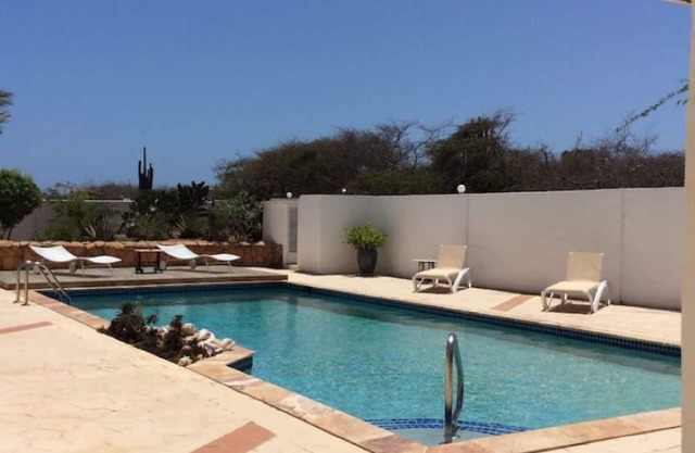 La Dolce Vita Apartments,elegant two bedroom 2 minutes drive from Arashi Beach