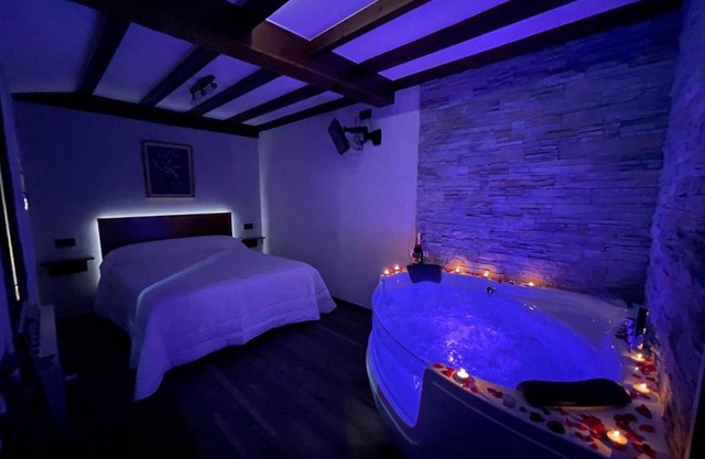La Era de Lario habitación con Jacuzzi