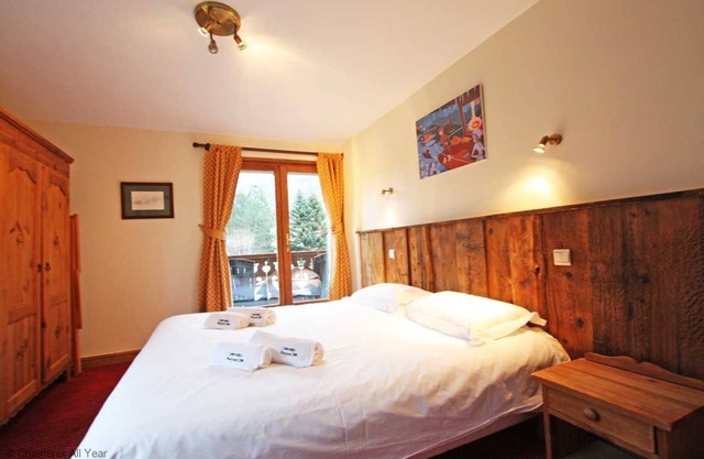 La Ferme des Praz appt - an apartment that sleeps 8 guests in 4 bedrooms
