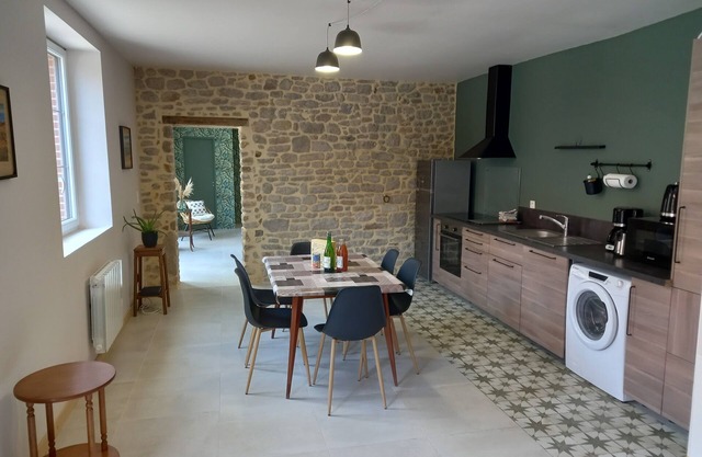 La Forge, house for 6 in the heart of Barfleur, with private parking lot