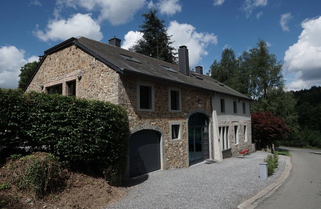 La Grange de Lesse (Maison) - a house full of character between forest and river