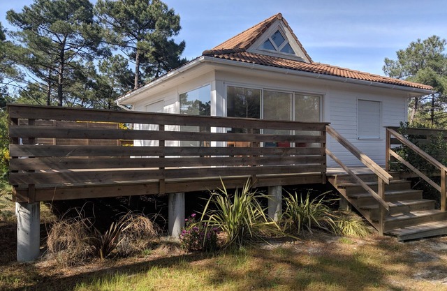 La Jenny Colibri Chalet with Ocean Views in Naturiste Village