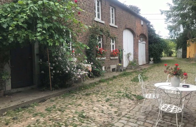 LA MAISON D'ACHILLE in Aubin, short circuit homestay
