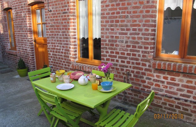 "La Maison", heart of the village, 50 meters from the sea