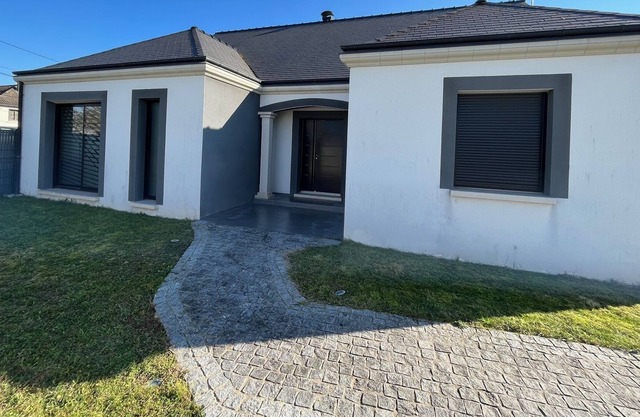 La Maladrerie, Modern Villa with Pool