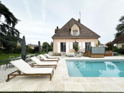 La Meslaysienne - Comfortable house, swimming pool