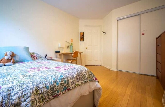 La Place Art Stay 1 King kitchenette LR F Bath