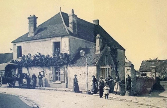 LA PORTE BLEUE