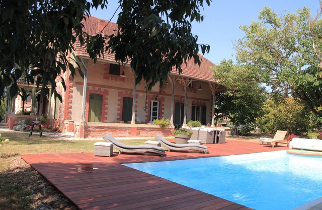 La Prunéloise, a character cottage waiting for you