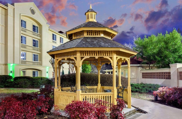 La Quinta Inn & Suites by Wyndham Birmingham Hoover