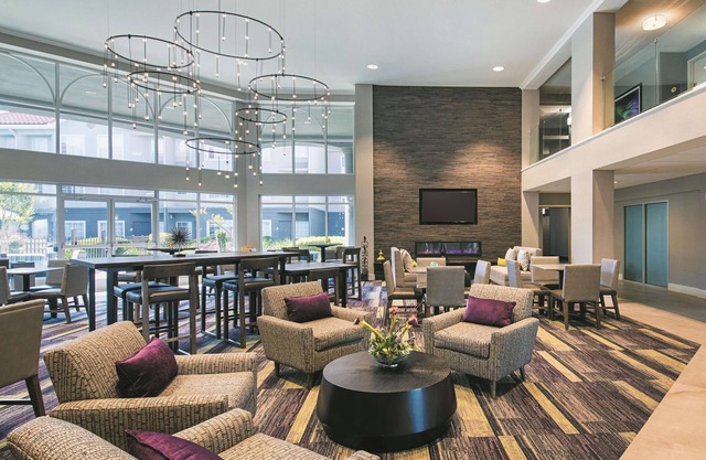 La Quinta Inn & Suites by Wyndham Austin Near The Domain