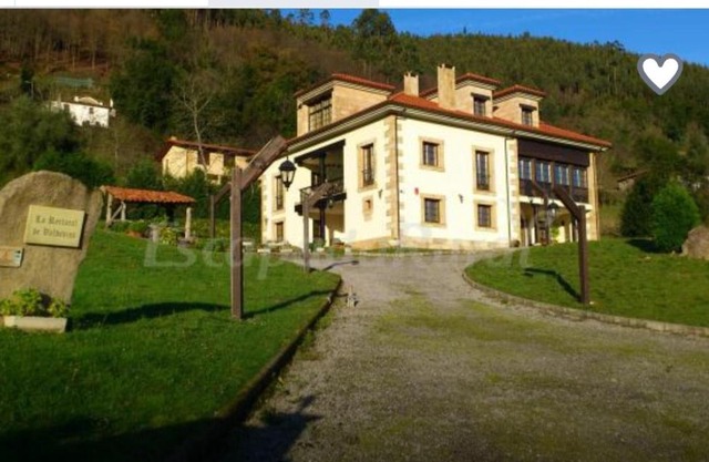 La Rectoral de Valdedios.Casa rural con chimenea