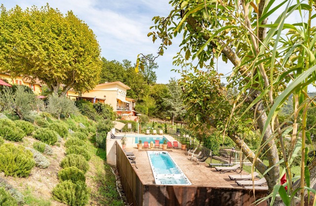 'La Siesta' with Mountain View, Shared Pool and Wi-Fi