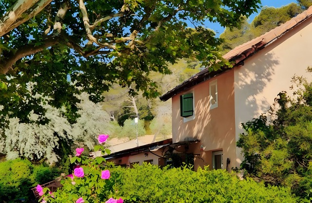 'La Source' with Mountain View, Shared Pool and Wi-Fi