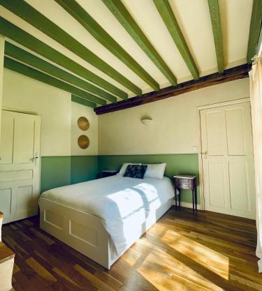 La Suite St Michel - Chambre privée avec salon