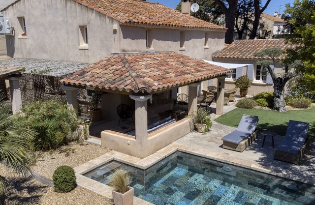 La Taurine. Beautiful luxury house, pool, AC