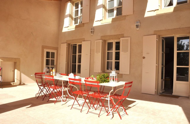 La Terrasse, charming & elegant holiday home for 10 p., at the Gates of Proven