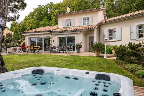 La Villa Moursoise 4 Etoiles