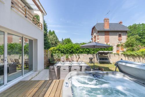 La Villa Romaine, Jacuzzi 15 min du Zoo de Beauval